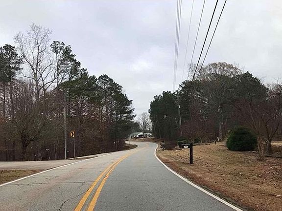 Exterior Neighborhood (street photo)