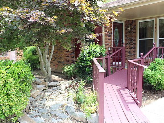 5th image of 710 Cayce Dr