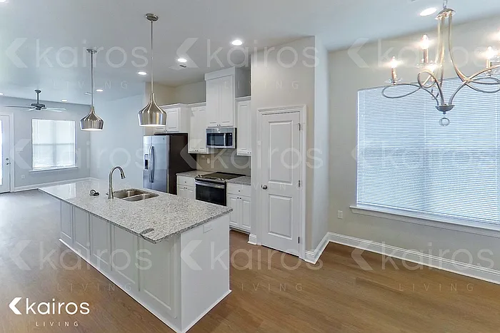 4816 Dacha Ln — Photo 2