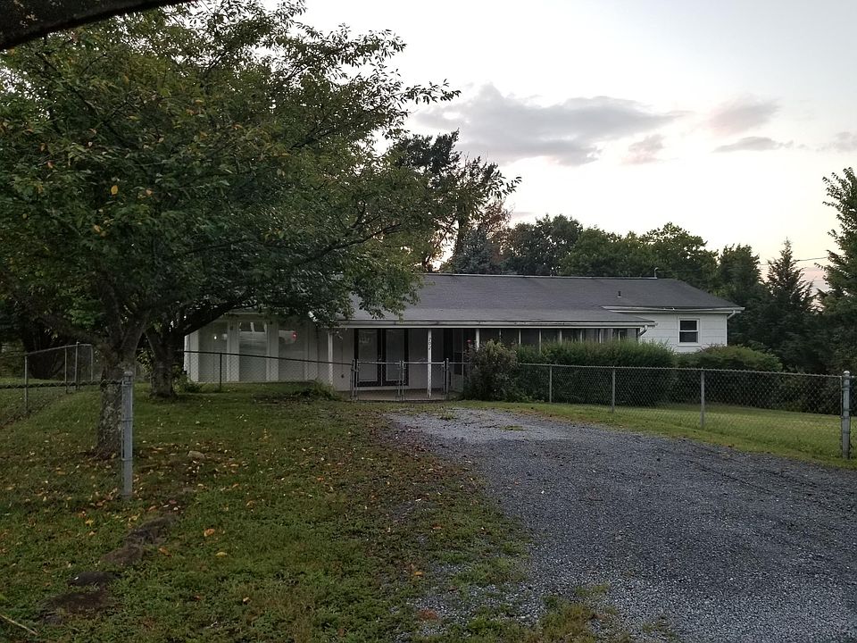 1st image of 702 Hill Top Dr