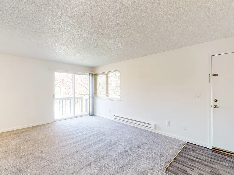 Villa Des Moines Apartments — Photo 24