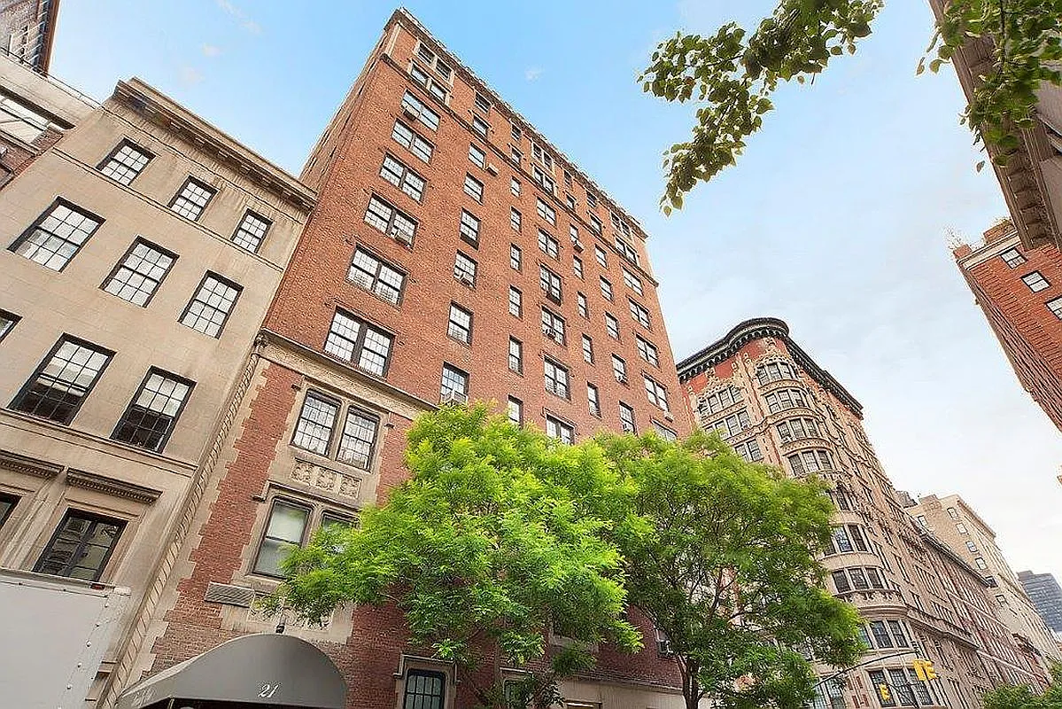21 E 66th St APT 6E photo 1