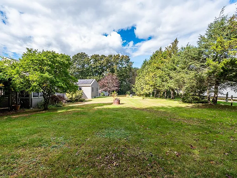131 Hemlock Dr — Photo 7