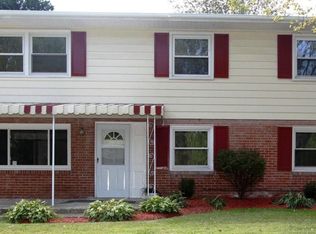 16301 Village Dr W, Upper Marlboro, MD 20772