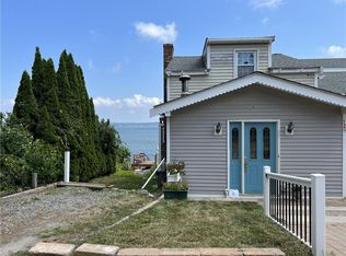 125 Bayside Ave, Portsmouth, RI 02871