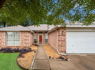 5226 Rio Bravo Dr, Arlington, TX 76017