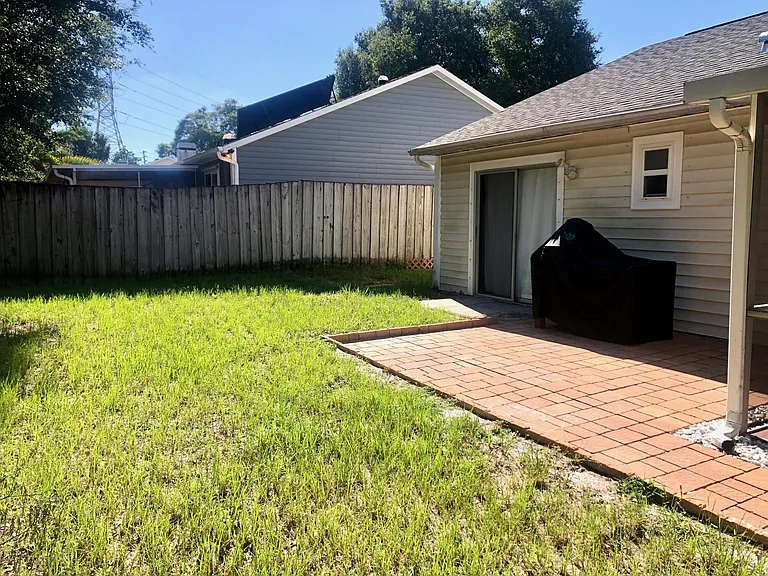 2828 Wesleyan Dr — Photo 24