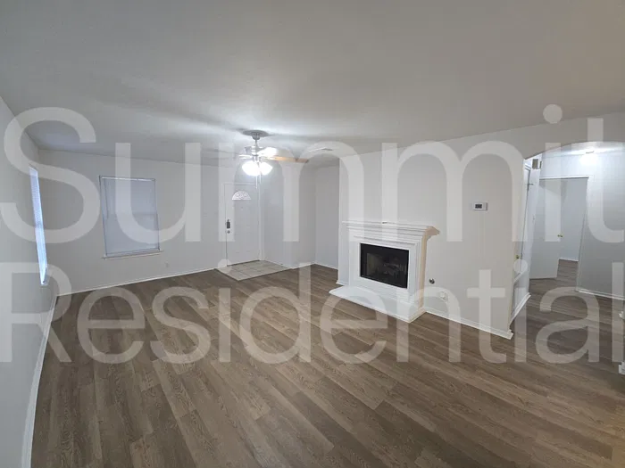 3 bed, 2.0 bath, 1400 sqft, $1,795 — Photo 3