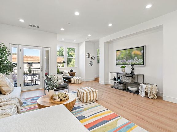 4th image of 1792 Warburton Ave #6