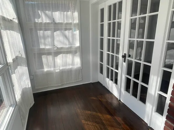 25-14 37th Street image 3 of 14