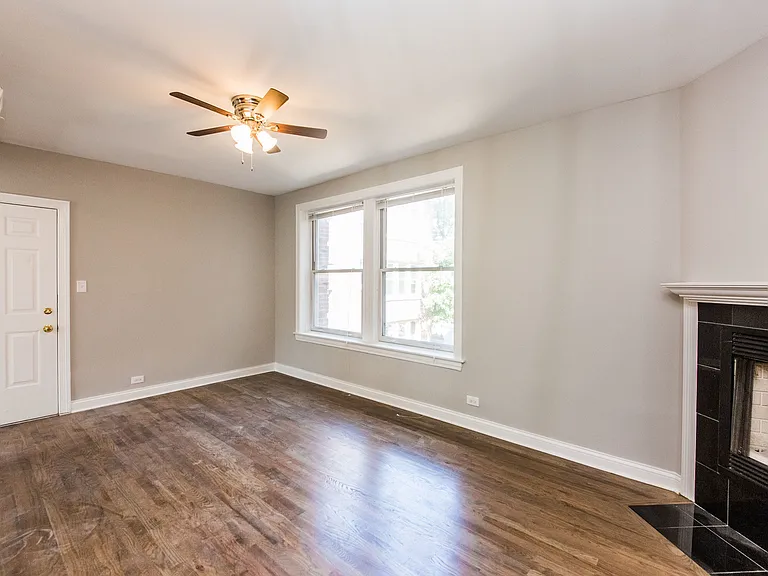 2113 W Caton St #3E — Photo 3