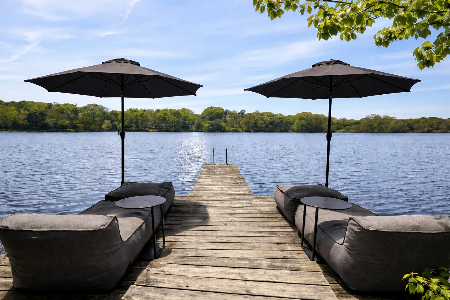 Welcome to 15 Lake View Court a pond front home — Photo 2