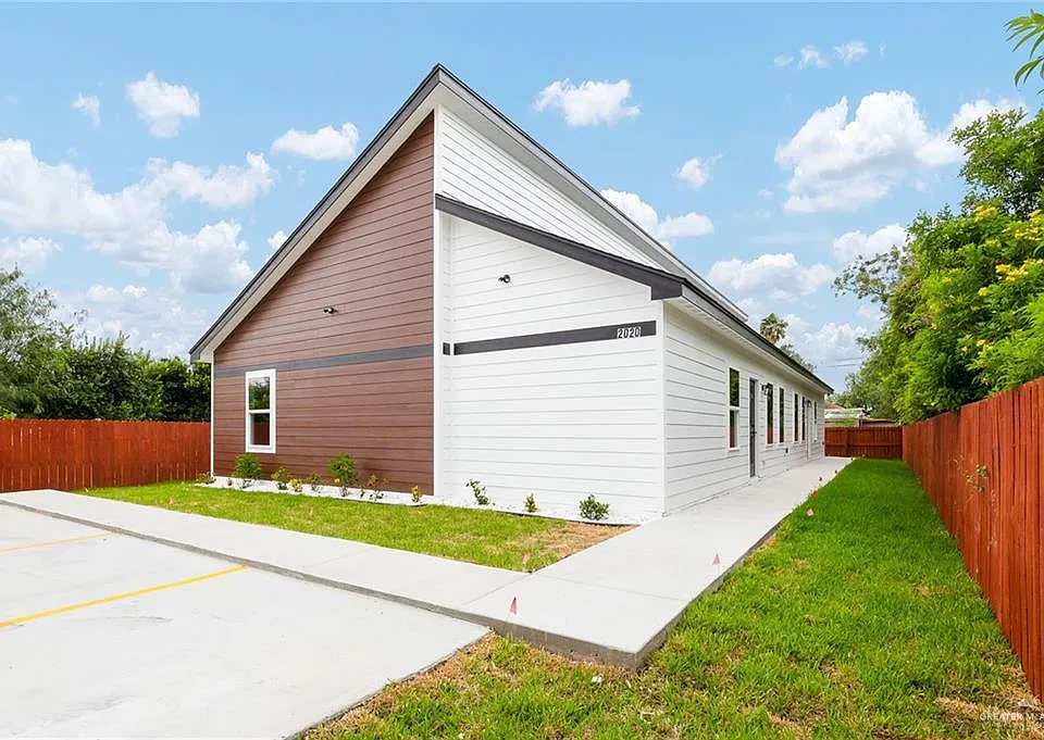 2020 Cedar Ave #A
