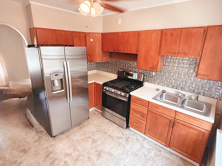 160 Victoria Ave #2 — Photo 10
