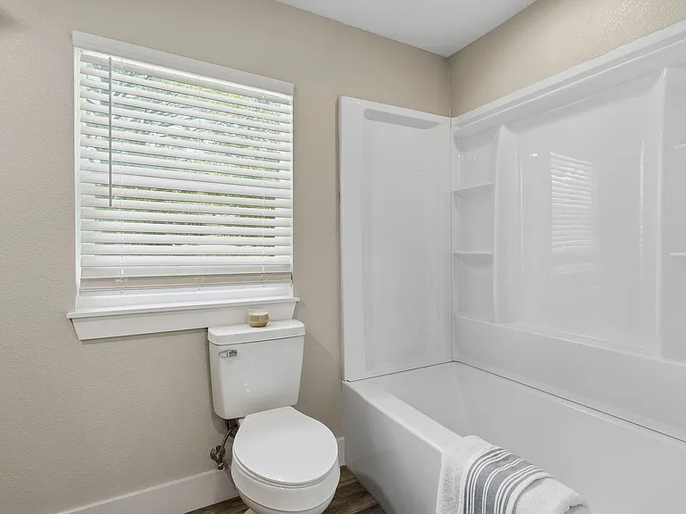 1503 N 10th Ave — Photo 11