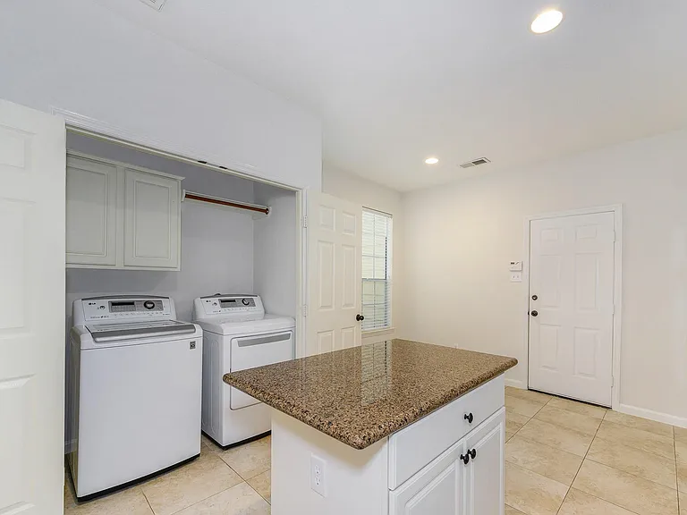 158 N Magnolia Pond Pl — Photo 9