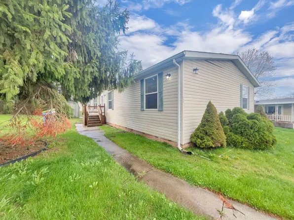1899 Stafford Ct, Milford, MI 48381