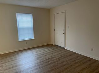 1105 N Buckman St APT A2, Shepherdsville, KY 40165