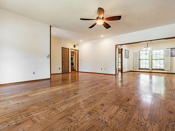 4th image of 12401 SE 98th St
