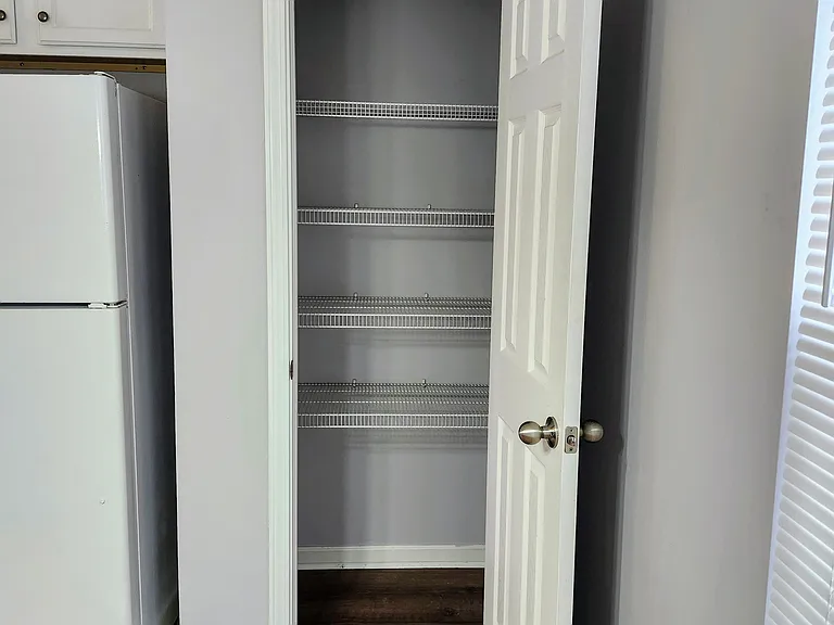 Kitchen pantry