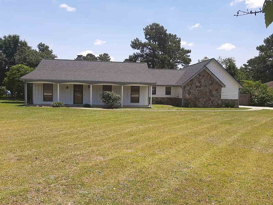 1st image of 102 Woodfield Dr