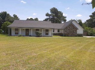 102 Woodfield Dr, Warner Robins, GA 31088