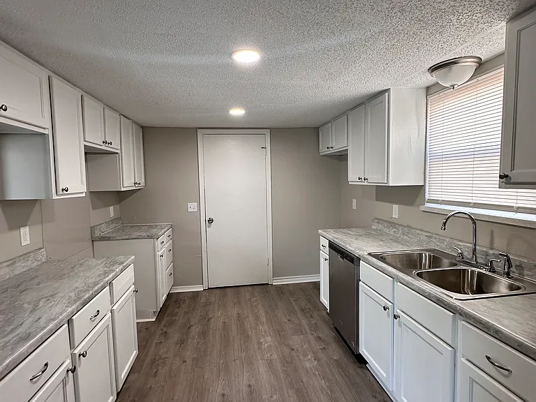 4700 Clendon Way — Photo 3