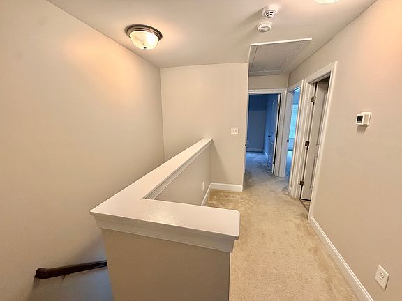 5th image of 102 Harvest Oaks Ln