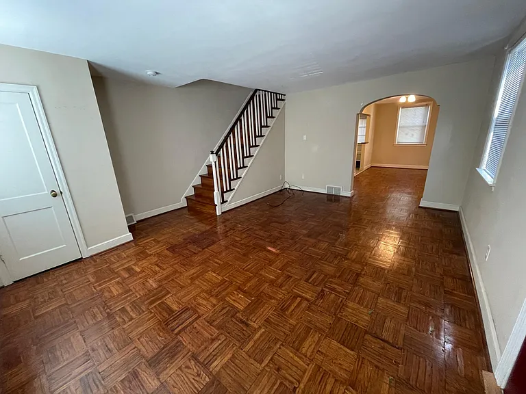 55 Woodale Ave — Photo 5