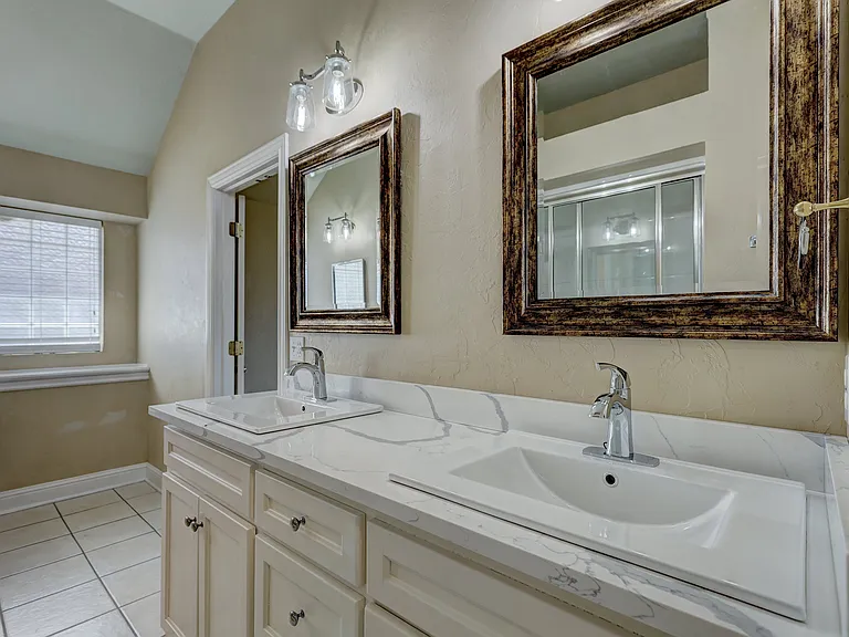 2104 Del Simmons Dr — Photo 48