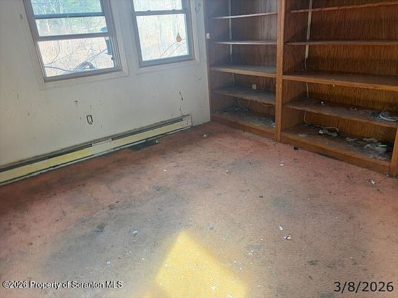 4th image of 980 Fox Rd