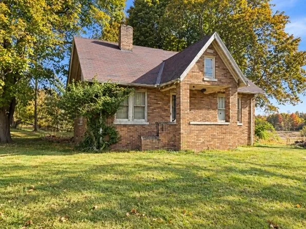 571 S Park Rd, Benton Harbor, MI 49022