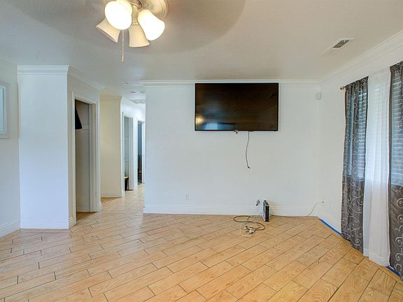 4th image of 1210 Golden Gate Ave