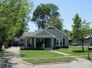 512 E College St, Athens, TX 75751