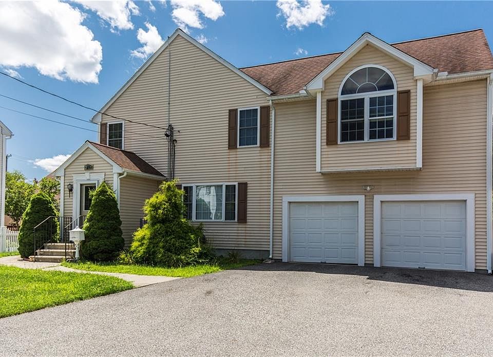 164 Avenue C, Woonsocket, RI 02895 Zillow