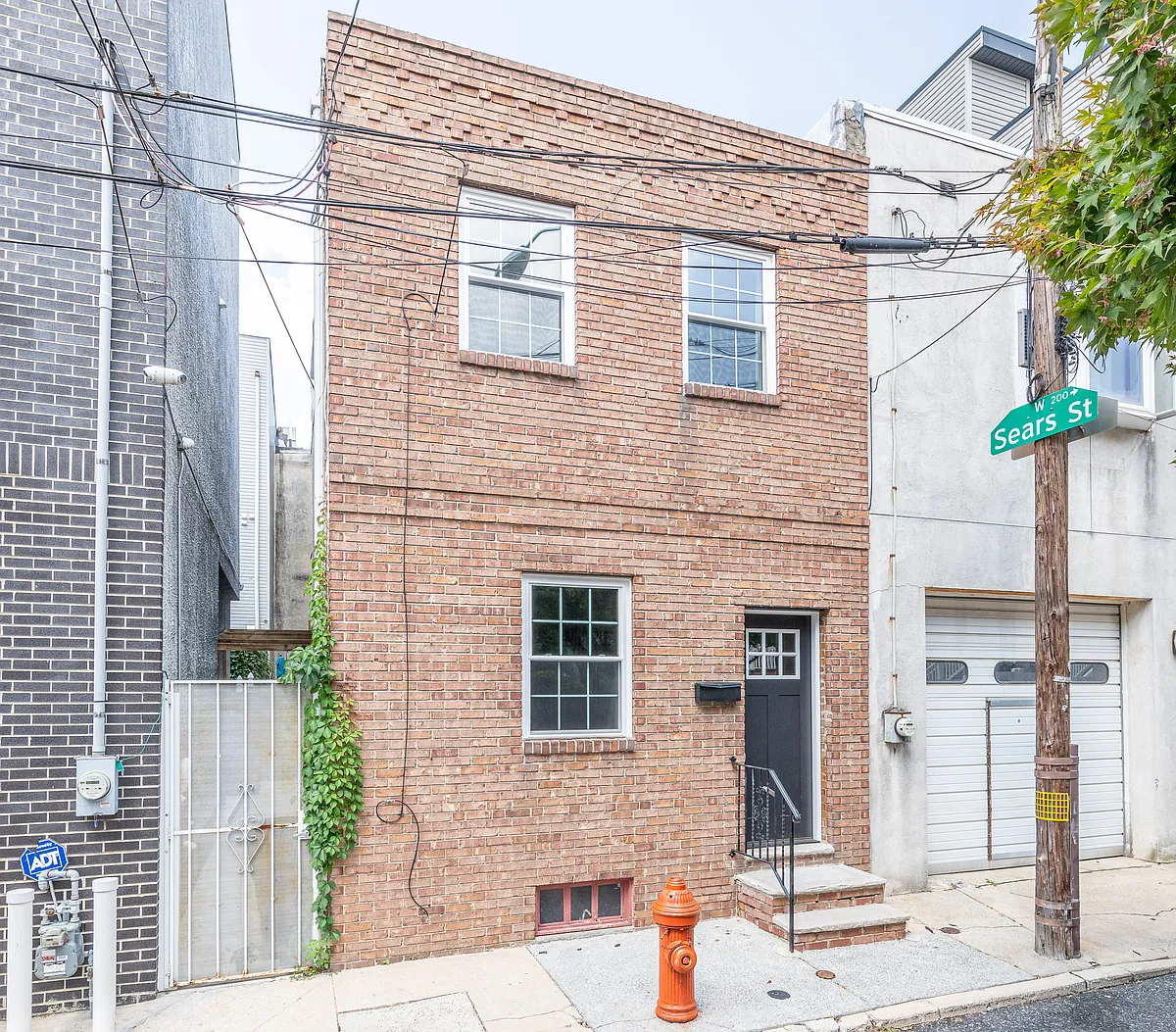 Building Photo - 1312 S American St