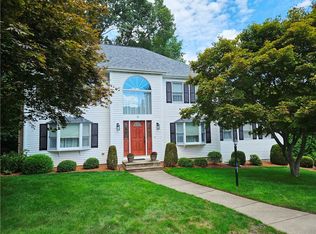 12 Jason Dr, Lincoln, RI 02865