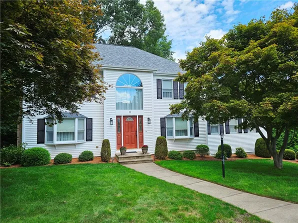 12 Jason Dr, Lincoln, RI 02865