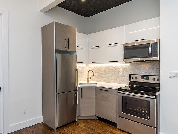 2nd image of 303 Kingsland Ave #2R