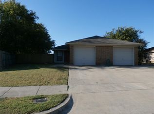 1061 Westcliff Ave, Saginaw, TX 76179