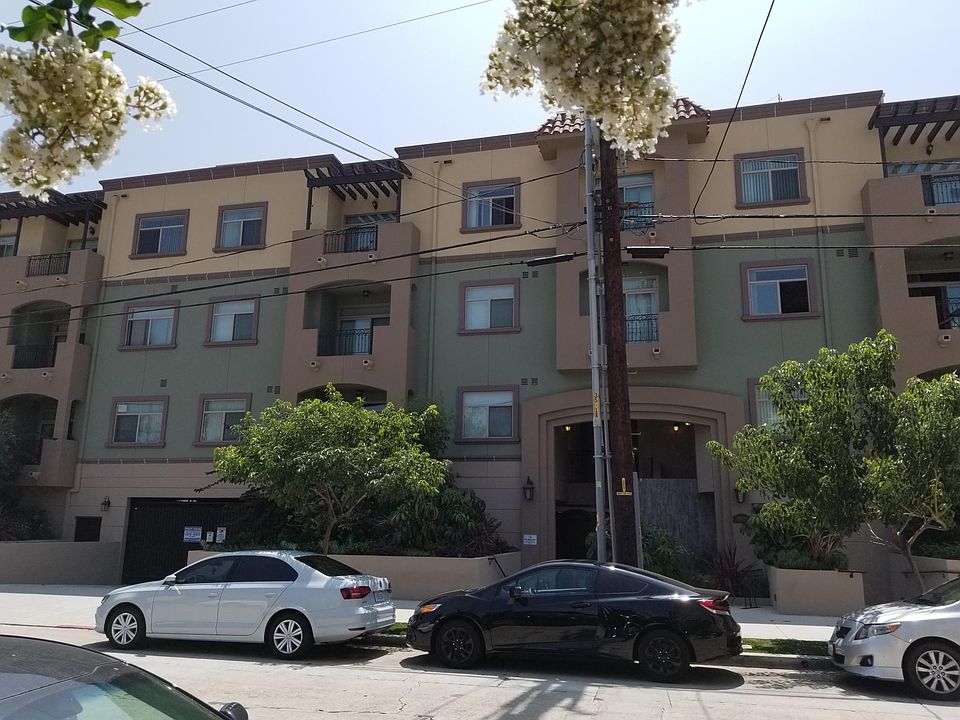 1st image of 10950 Bloomfield St Unit 204