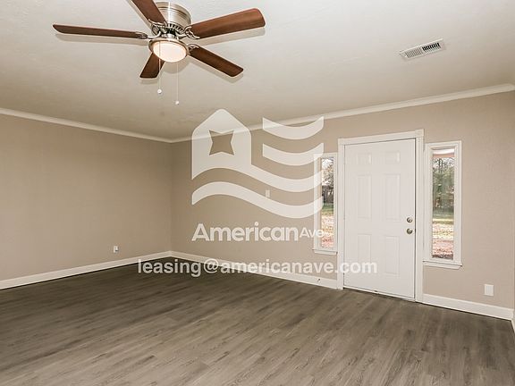 1971118_002_wm_-_living_room_13467982.jpg