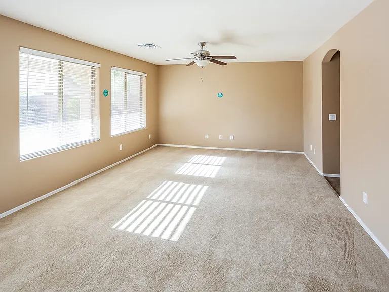 6830 S 44th Ln — Photo 6