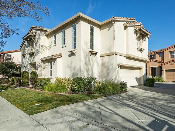 5th image of 3953 Tule St