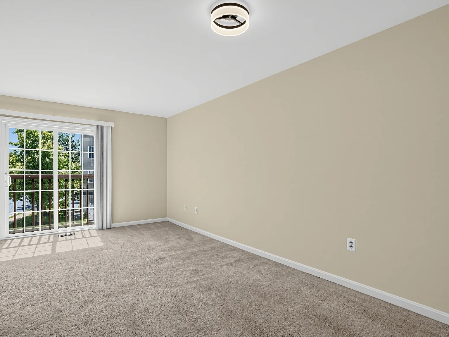 3 bed, 1200 sqft, $2,695 — Photo 4