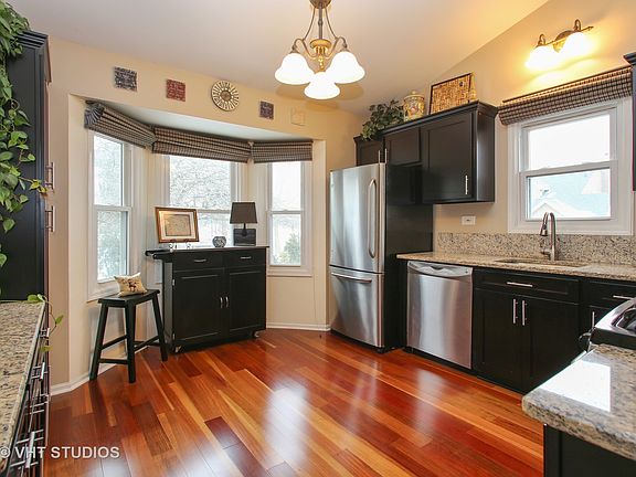 4th image of 1793 Hampshire Dr