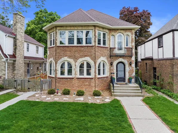 611 East Lake View AVENUE, Whitefish Bay, WI 53217
