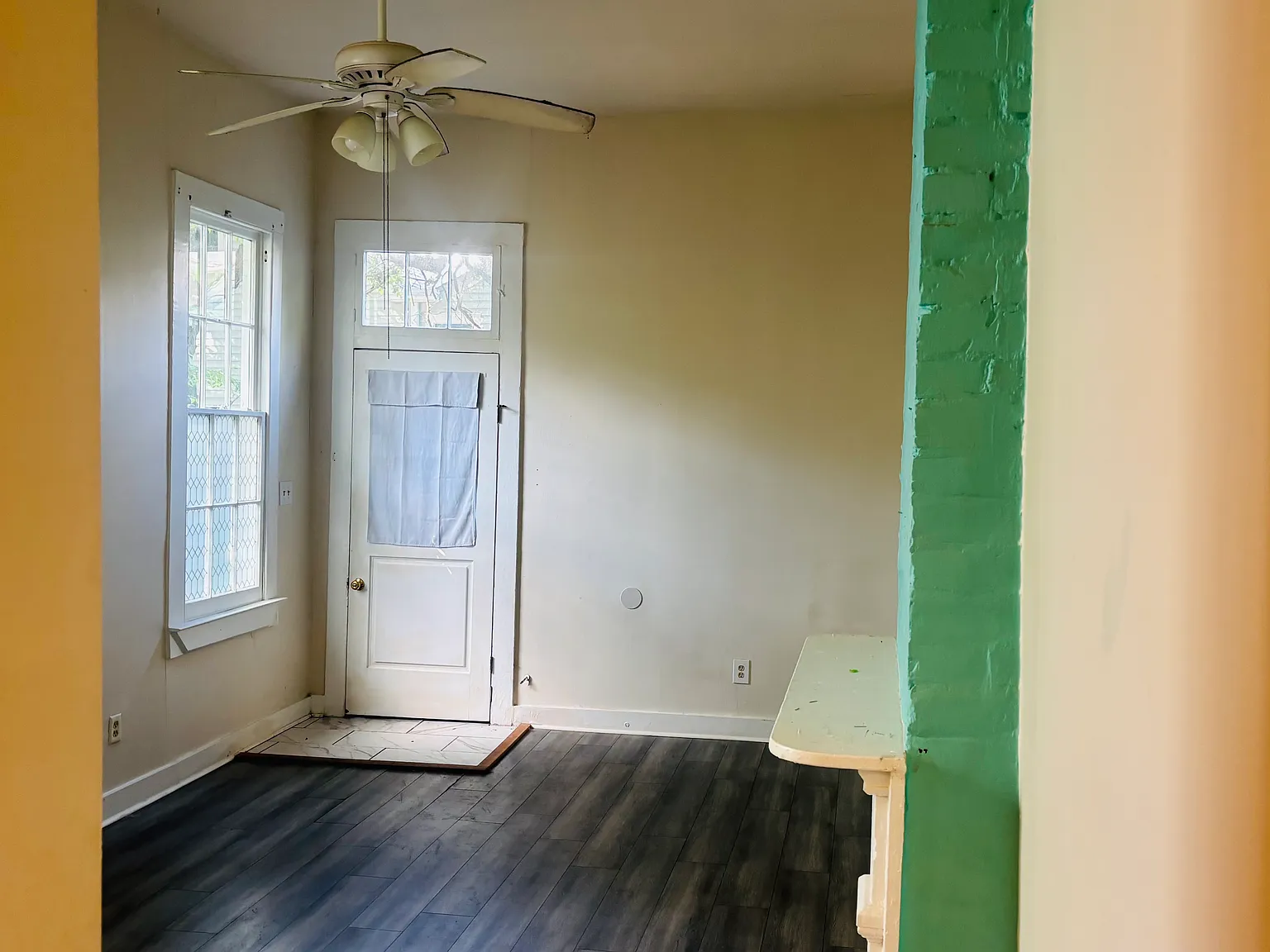 3 bed, 959 sqft, $2,000 — Photo 2