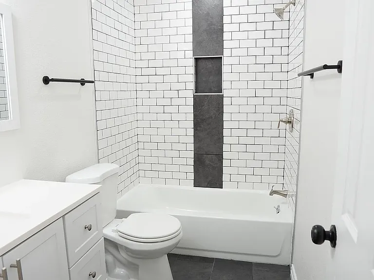 6033 Frontier Ln — Photo 9