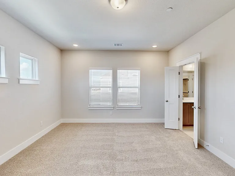 832 Concan Dr — Photo 12